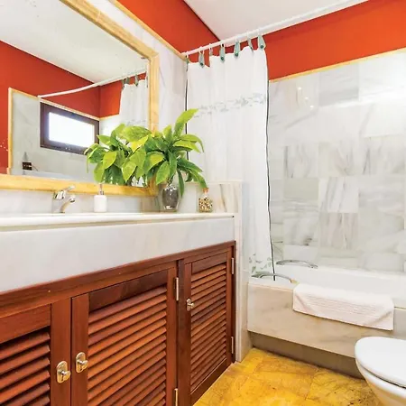 Villa Playa Blanca Sleeps 4 Air Con Wifi *